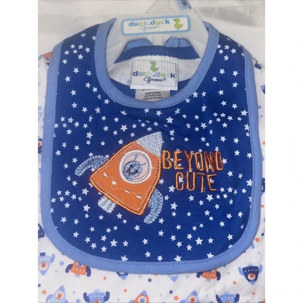 Duck Duck Goose Baby Boys 3pc Rocket Ship Set Bodysuit Pants Bib 6-9M Blue New